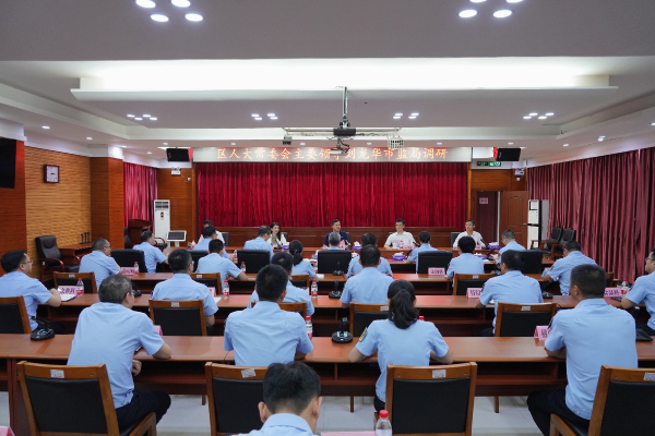 龙华区人大常委会主任王有明率队到麻将赌博
龙华局调研.jpg